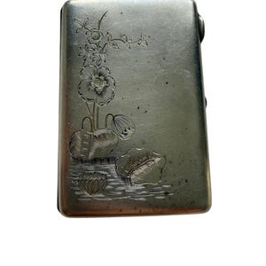 Caixa de cigarro de prata russa antiga – 84 Zolotnik, design floral gravado à mão, por volta do final do século XIX ao início do século XX