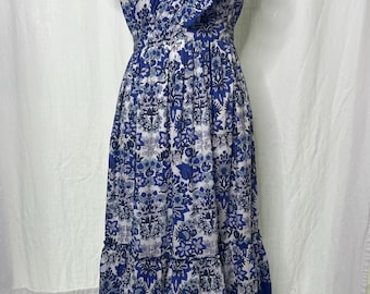Vestido largo de algodón con estampado floral azul y blanco de Anna Cate, con mangas cortas, talla M.