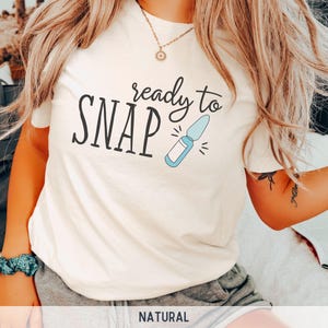 Camisetas divertidas de enfermera, camisetas divertidas de enfermera de UCI, camisetas de técnico médico, camisetas divertidas de técnico de medicación, ropa divertida de enfermera, camisetas de enfermera de urgencias, camisetas de enfermera práctica con licencia (LPN) Natural