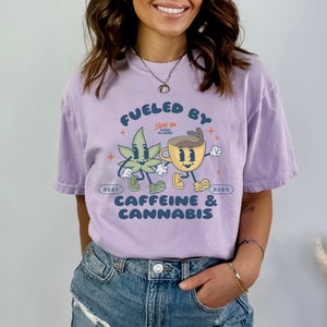 Camiseta de cafeína y cannabis, camiseta retro de café, camiseta de marihuana, camiseta sobria de California, camiseta retro de comestibles, camiseta de cannabis Orchid
