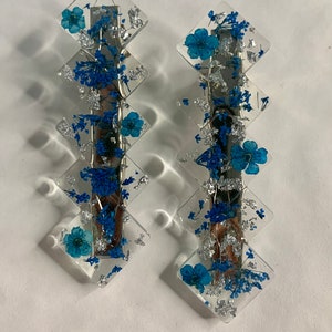 Lot de 2 barrettes fleurs séchées et résine époxy Bleu foncé