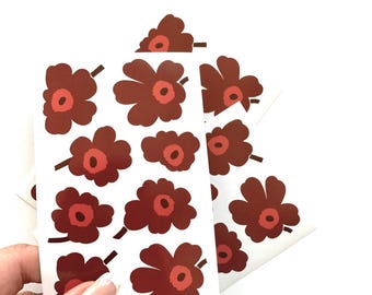 Marimekko Unikko テーブルクロス、赤とピンクのポピープリント