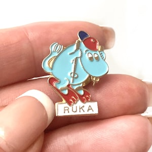 Vintage, Mooomin ski, snowshoe brooch/pin 90s. Made in Finland.