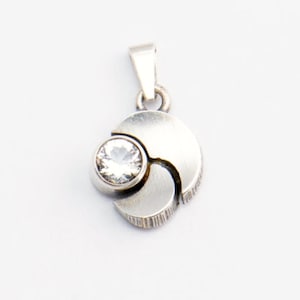 Vintage, Karl Laine, Finnfeelings,  silver pendant with silver chaing,  modern design, timeless