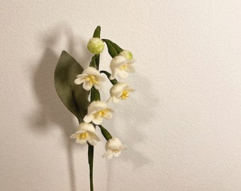 Pequeños tallos de flores de fieltro de lirio del valle hechos a mano - regalo, presente, decoración del hogar, flor de nacimiento de mayo