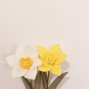 Small Handmade Daffodil Felt Flower Stems Gift, Present, Home Decor, March Birth Flower image 2