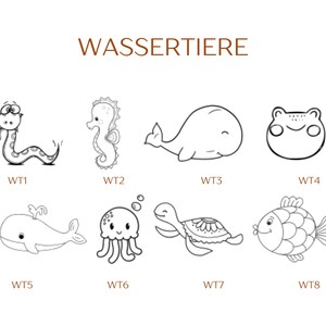 Pu&ograve; includere: Una collezione di otto illustrazioni al tratto in bianco e nero di animali acquatici etichettate WASSERTIERE. Il set include un serpente, un cavalluccio marino, una balena, una rana, una balena con spruzzo, una medusa, una tartaruga e un pesce.