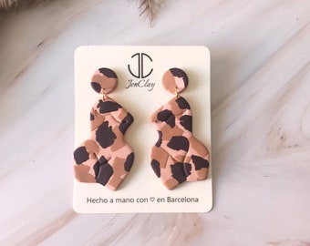 Pendientes de arcilla polimérica Lady Body, Forma femenina, Cuerpo de mujer cuelga, Empoderamiento de las mujeres, Girl Power, Pendientes de diosa, silueta feminista