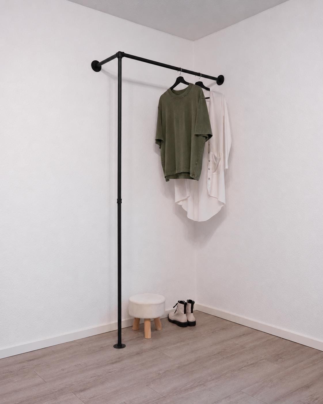 Schwebende garderobe