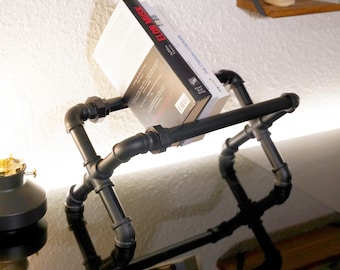 Black metal industrial bookshelf – freestanding book and magazine rack made of steel tubing | Gift for bookworms