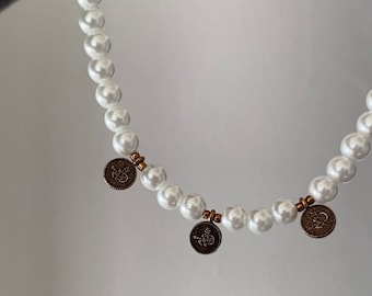 perlen halskette münze weiß gold minimalistisch zeitlos boho elegant geschenk frau silvester freundin valentinstag geburtstag weihnachten