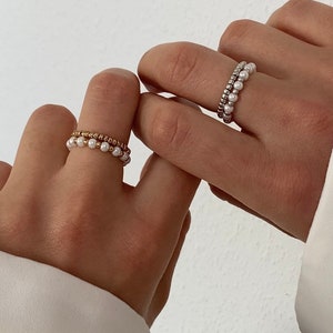 Perlenringe weiß silber minimalistisch Schmuck Boho Geschenk Geschenkidee Freundin Frau Muttertag Valentinstag Bild 3