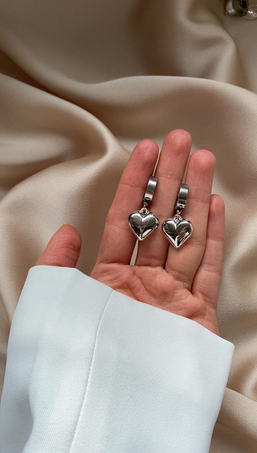 JustBeingCute Orecchini A Cuore Puffy In Argento Sterling Placcato Oro 14k Con Zirconi - Regalo Donna