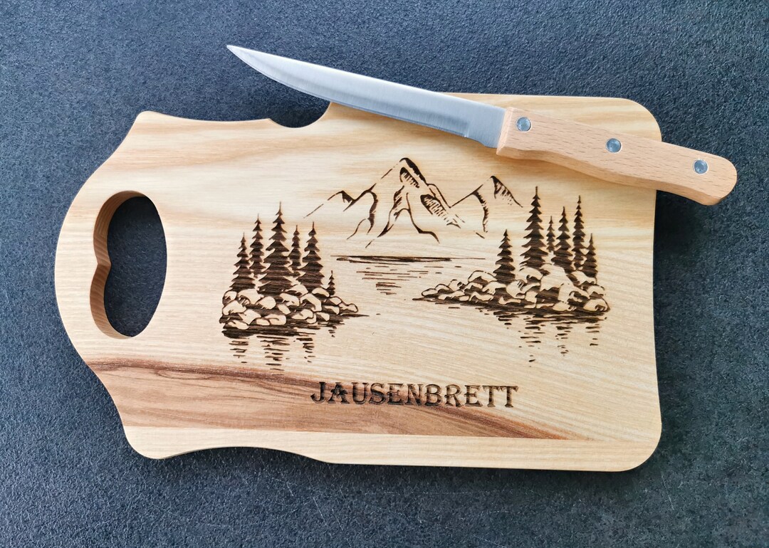 Frühstücksbrett Mit Messer Für Jäger – Personalisierte Gravur, Aus Geöltem Erlenholz (15x26 Cm)