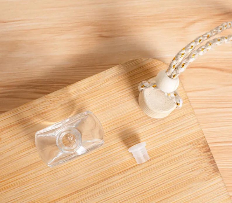 GOOD GIRL Hanging Car Diffuser Glass Bottle Long Lasting Perfume Air Freshener Bild 8