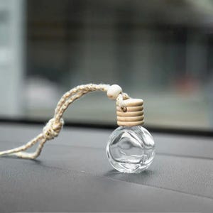 GOOD GIRL Hanging Car Diffuser Glass Bottle Long Lasting Perfume Air Freshener Bild 6