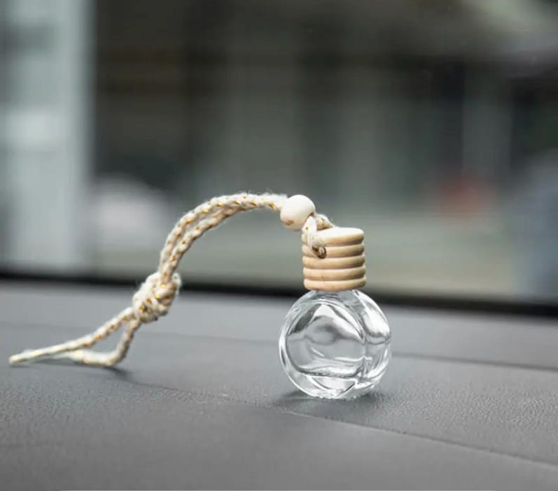GOOD GIRL Hanging Car Diffuser Glass Bottle Long Lasting Perfume Air Freshener Bild 6