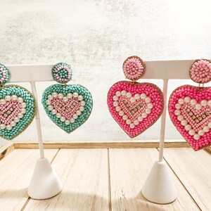 Herz Ohrringe, Valentinstag Ohrringe, Perlenohrringe, Valentinstag Perlen Ohrringe, Statement Ohrringe, Geschenke für Sie