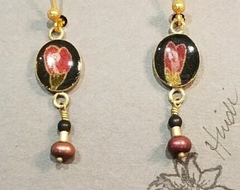 Resin black red yellow gold copper freshwater pearl beaded drop dangle earrings gold tone lever back