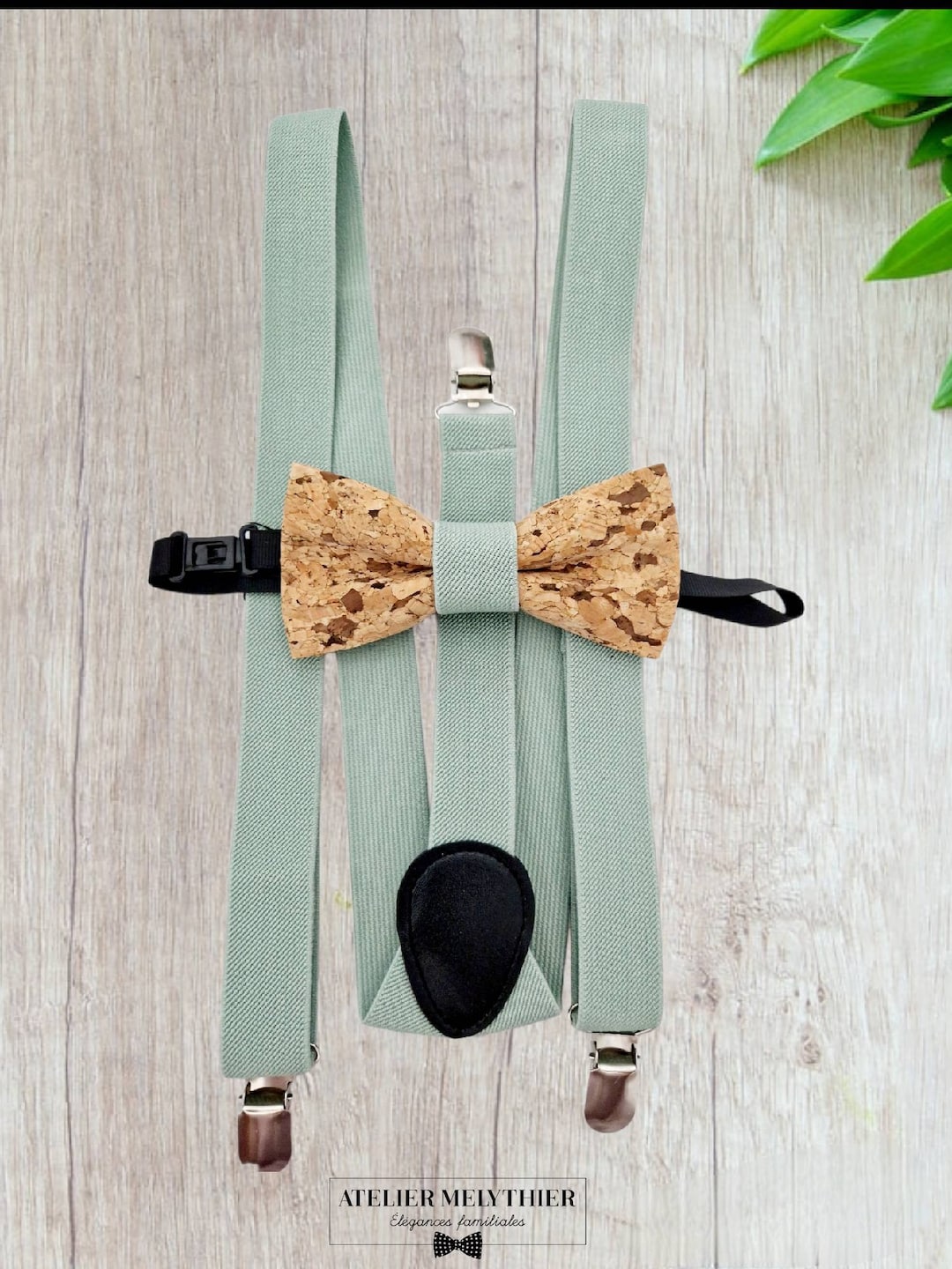 Ensemble Nœud Papillon + Bretelles Pour Enfant - Seersucker Rayé Bleu Et Marine - Marque London Bridge - Neuf Avec étiquettes