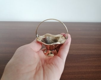 Vintage mini brass bascet. Vintage brass miniature bowl. Small brass bascet.