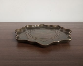 Vintage Brass serving dish. Brass tray. Jewellery dish, Brass Engraved bowl. Brass trinket dish.