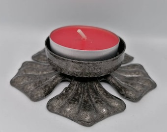 Flower shaped mini candleholder. Small flower tealight iron candle holder. Gift for her.