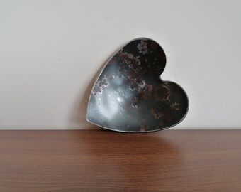 Heart shaped trinket dish. Iron ring dish. Heart shaped jewelry dish. Heart jewelry bowl.