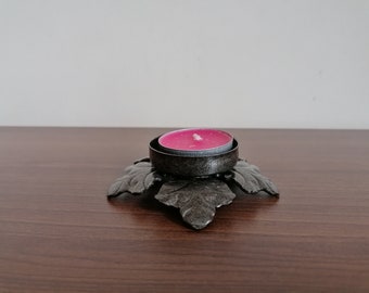 Flower shaped candlestick holder. Mini iron candleholder. Wrought iron small star candle holder for tealight.