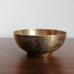 Brass engraved bowl. Vintage brass farmhouse decor.