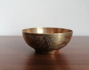 Brass engraved bowl. Vintage brass farmhouse decor.