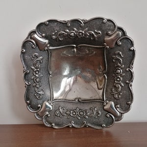 Silver plated bowl. Silver plated trinket dish. Candy bowl. Silver plated fruit plate.