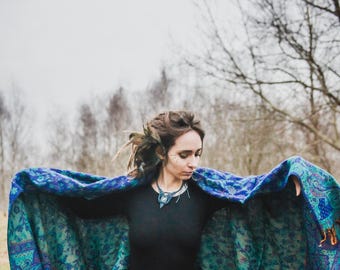 Blue Turquise Paisley Oversize Indian Shawl Ethnic Yoga Meditation Blanket with Floral Patterns Yoga Hippie Boho Wrap Shawl