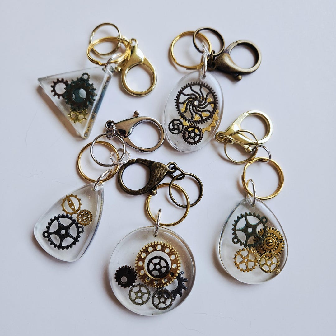 Clockwork Keychains Steampunk Resin Keychain With Clockwork Gears – Industrial Keyring ...