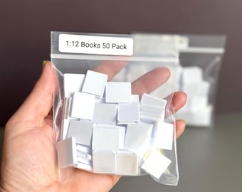 Juego de libros en blanco en miniatura a escala 1:12: decoración de biblioteca para casa de muñecas impresa en 3D e insertos para rincones de lectura. Libros diminutos para escenas en miniatura.