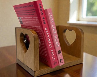 Estantería de escritorio con forma de corazón personalizada / Organizador de libros de madera / Roble natural o dorado / Regalo para el Día de la Madre