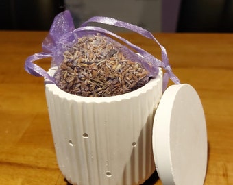 Decorative fragrance jar with lid, grooved jar Raysin Lavender