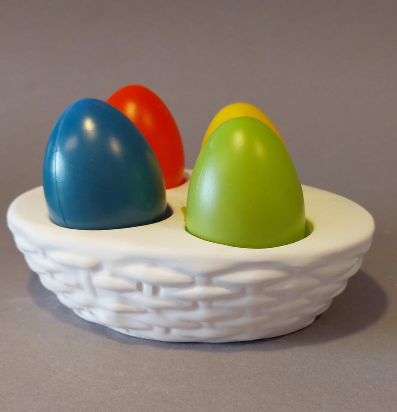 Eierhalter Ostern Raysin – Osterkörbchen weiß – Eierständer 4 Eier – Geflochtene Optik – Handgemachte Tischdeko Bild 1