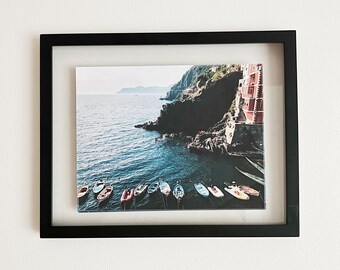 Cinque Terre, Italie IMPRESSION NUMÉRIQUE; Art de la chaloupe; Décor de salle de bain côtière; Art de la côte amalfitaine; Villes côtières européennes; Chaloupes colorées