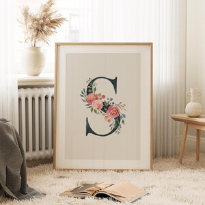 Arte de pared con inicial floral S: descarga digital, impresión de monograma de acuarela, decoración elegante con letras, alfabeto botánico, arte imprimible para guardería