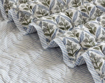 Hand Block Print Baumwolle Quilt: Blaue Blumenwiese, Boho Bettwäsche