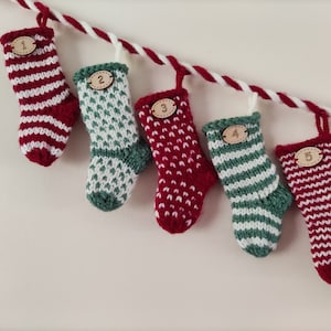 Guirlande de calendrier de l'Avent de Noël Mini bas - Modèle de tricot