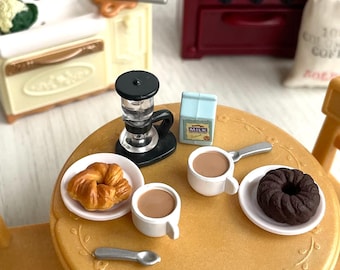 Juego de cocina Calico Critters personalizado con artículos antiguos y nuevos, mesa, aparador, estufa, comida, verduras, taza de té y juego de té, ¡y mucho más!