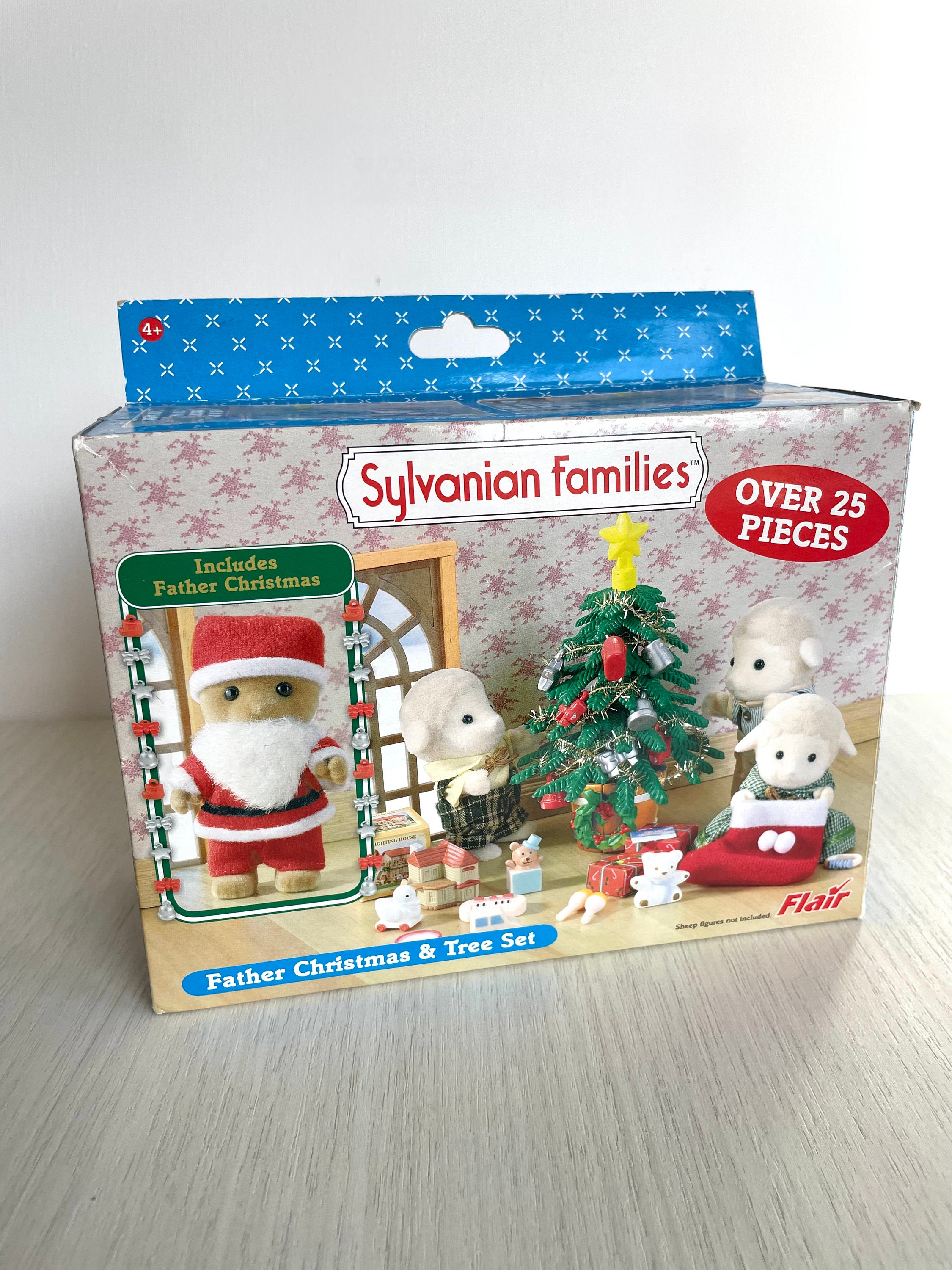 Sylvanian Families Reindeer Siblings and Christmas Holiday Lodge