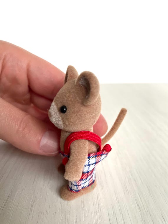シルバニアファミリー英国版ノーウッドのネズミの男の子。廃盤になった