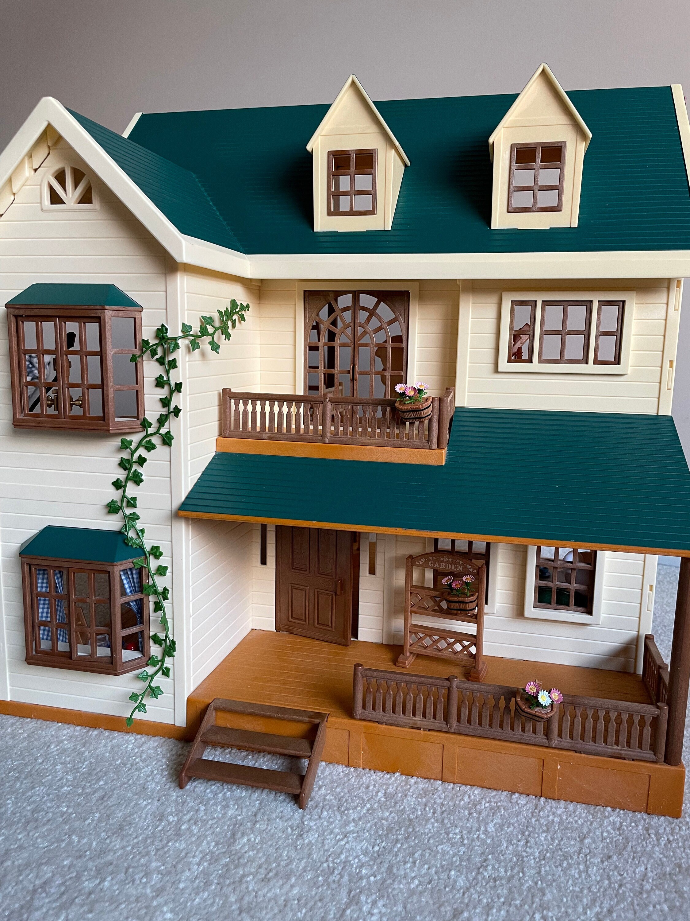 Calico Critters Oakwood Manor Complete With Furniture Green Hill House Critters Vines Furniture Sets Flowers Railings Living Room Etsy