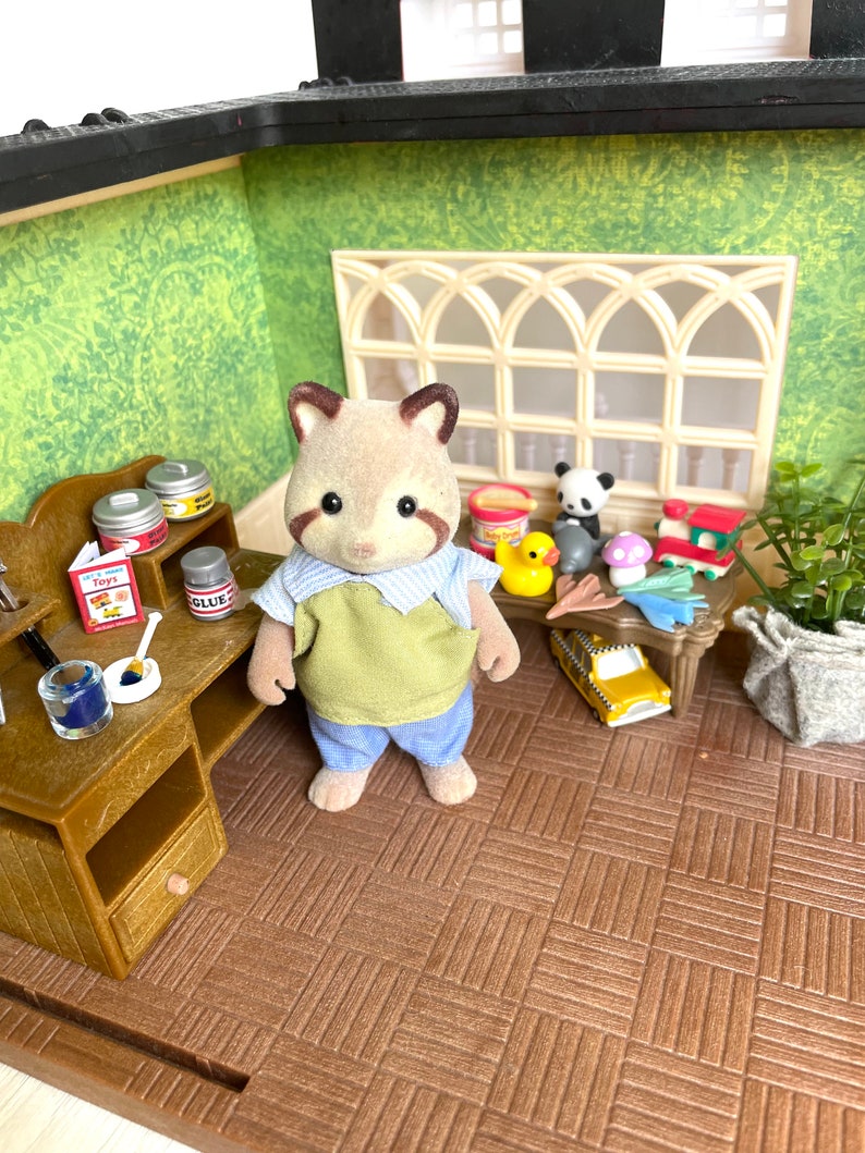 Calico Critters Toymaker Set With Custom Wallpaper Sweet Raspberry Home ...