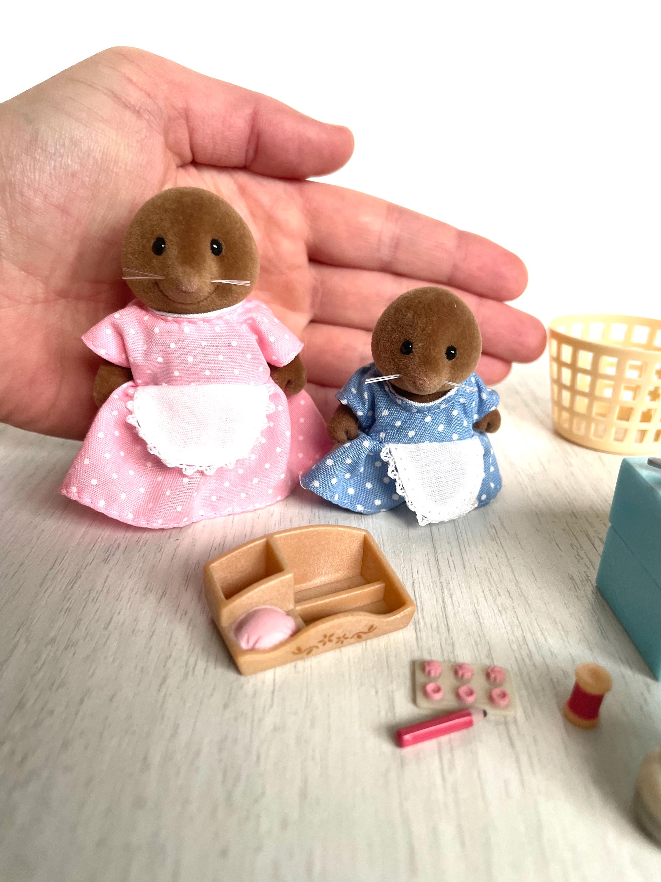 Sylvanian families sewing with mother clearance
