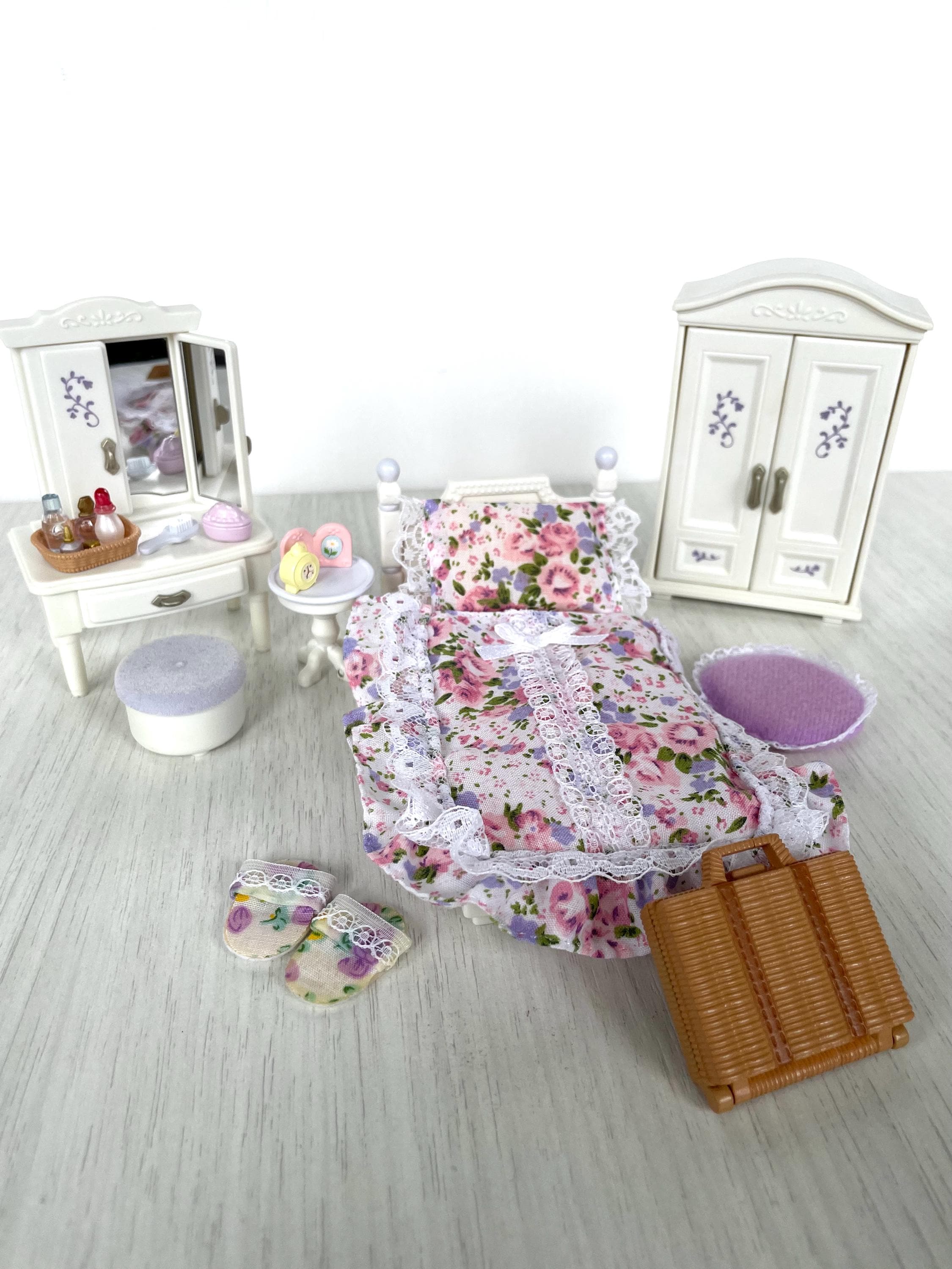 Sylvanian families bedroom and vanity set sale