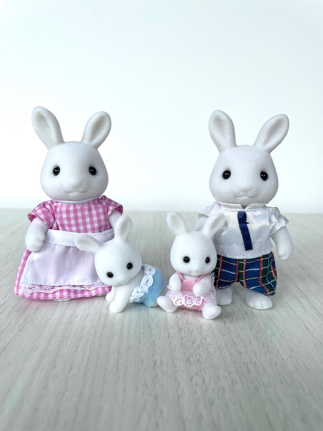 Sylvanian Snow-warren White Rabbit Family With Babies and Two Parents ...